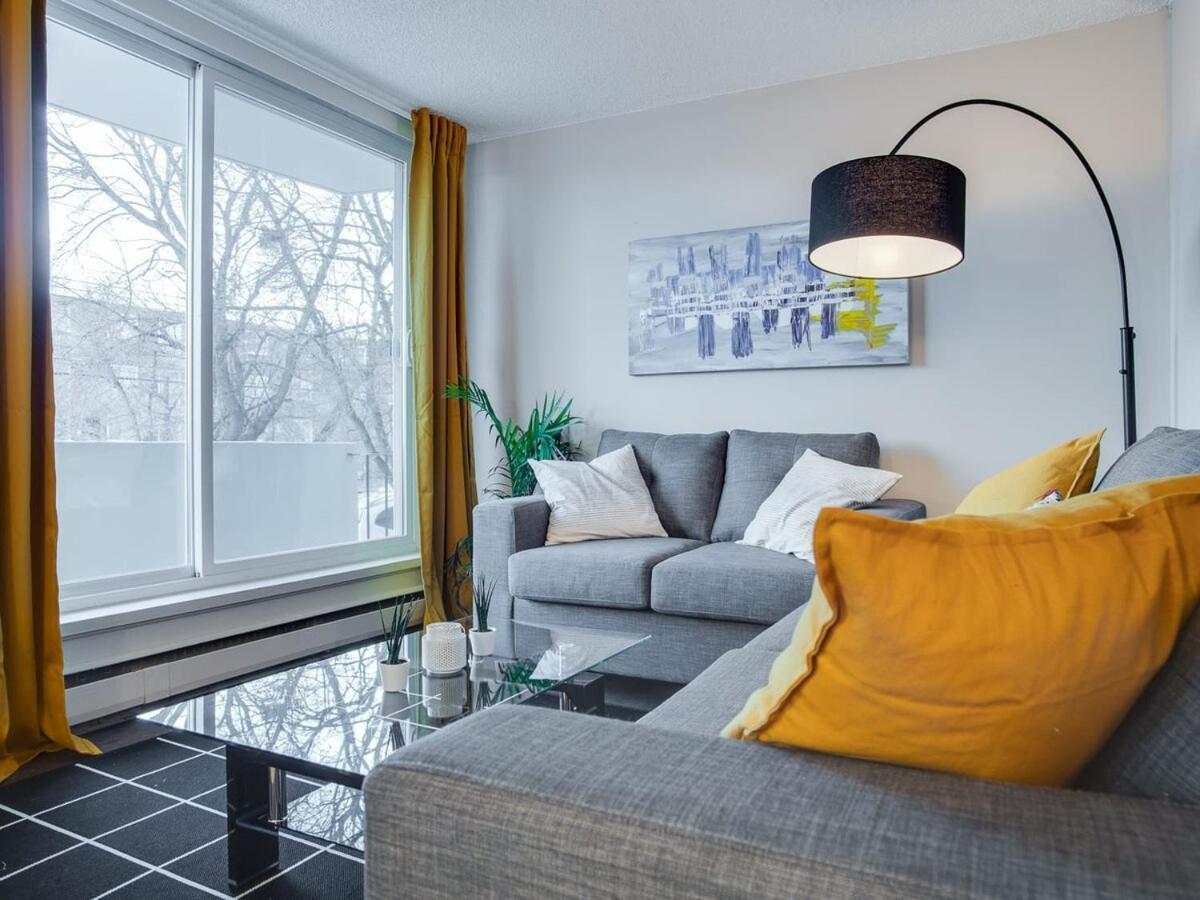 Gorgeous 2Br Condo W Parking Patio Coffee! YYC Buitenkant foto