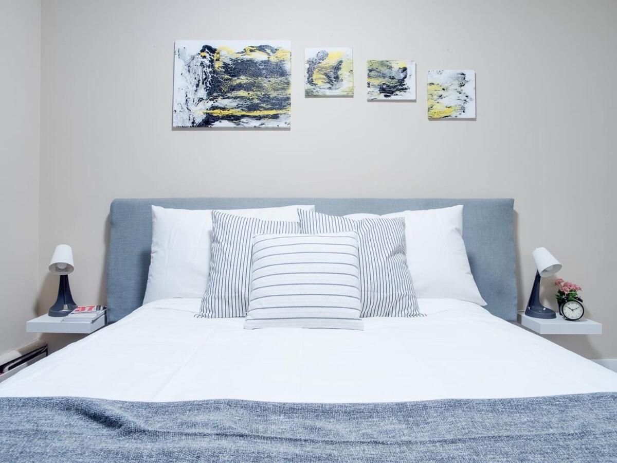 Gorgeous 2Br Condo W Parking Patio Coffee! YYC Buitenkant foto