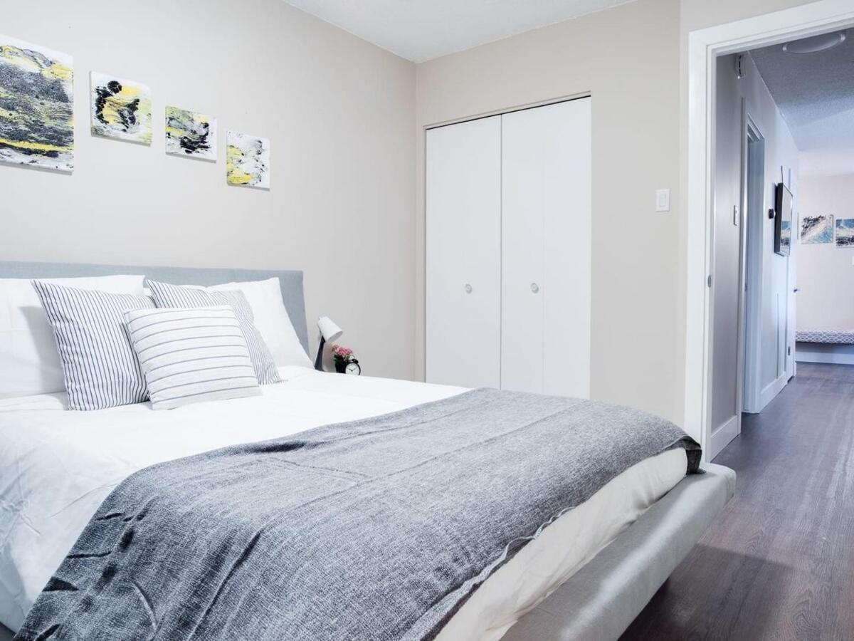 Gorgeous 2Br Condo W Parking Patio Coffee! YYC Buitenkant foto